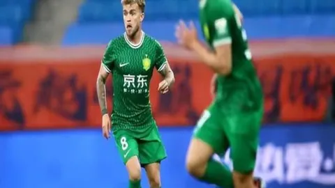 “利物浦力挽狂澜，切尔西错失良机！防线新星雅凯今夏正式披战红军战袍！”